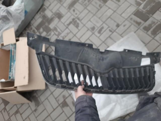 VAG 5J0853668 Решетка радиатора в наличии Винница