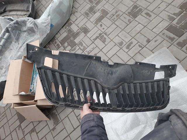 5J0853668 VAG Решетка радиатора купить в Чернигов
