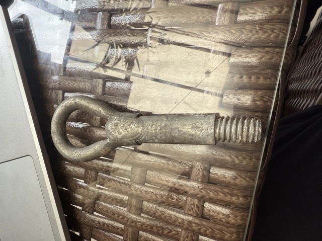 Крюк буксирный передний Opel Zafira B