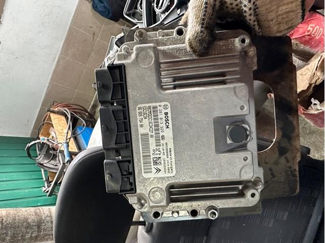Компьютер двигателя 0281013329 BOSCH
