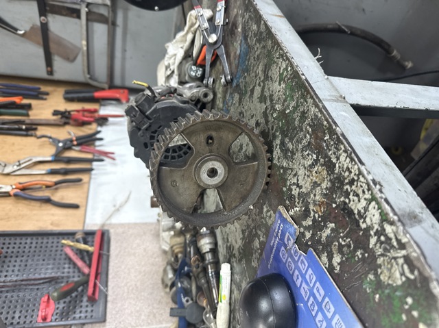 Шестерня привода распредвала двигателя Ситроен С5 I