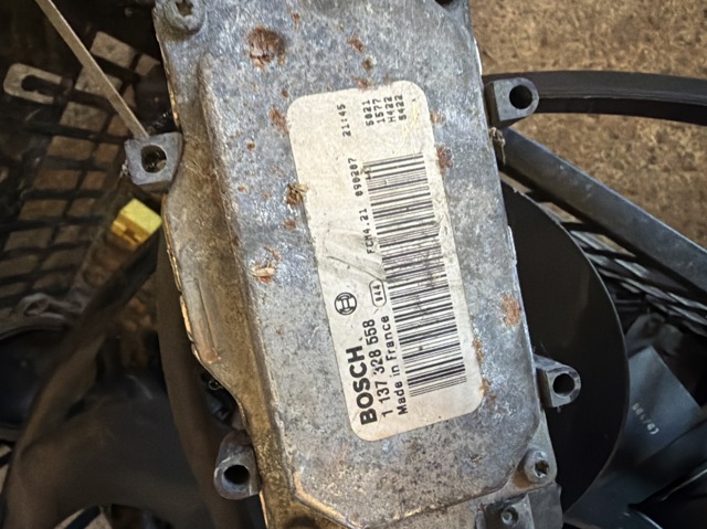 FORD 1137328558 Диффузор радиатора охлаждения, в сборе с мотором и крыльчаткой в наличии Каменское