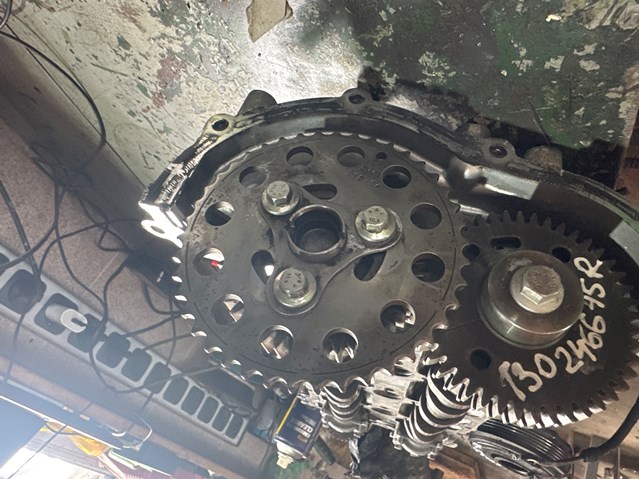 RENAULT 130257408R Звездочка-шестерня распредвала двигателя, выпускного в наличии Полтава