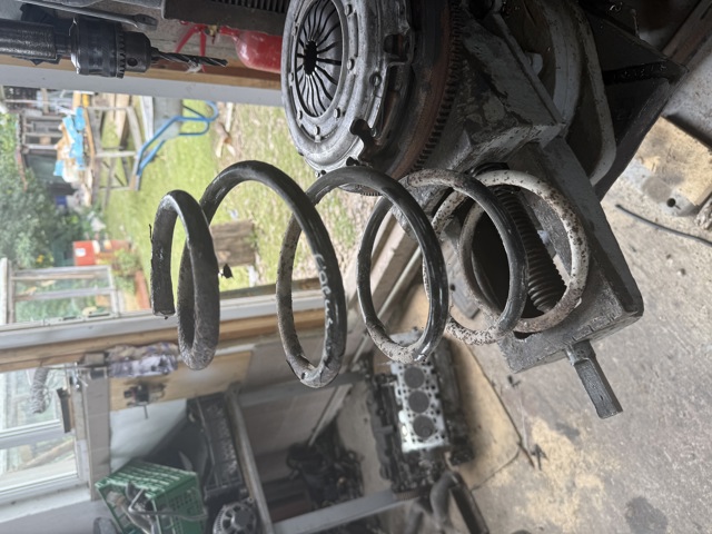 Пружина передняя 1348883 FORD