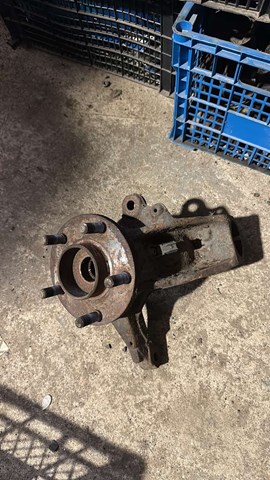 Цапфа - поворотный кулак передний, правый 1477861 FORD