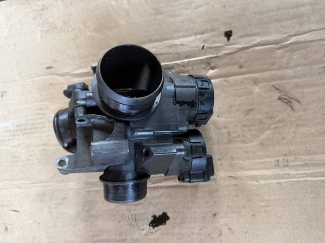 Дроссельная заслонка в сборе 1556103 FORD