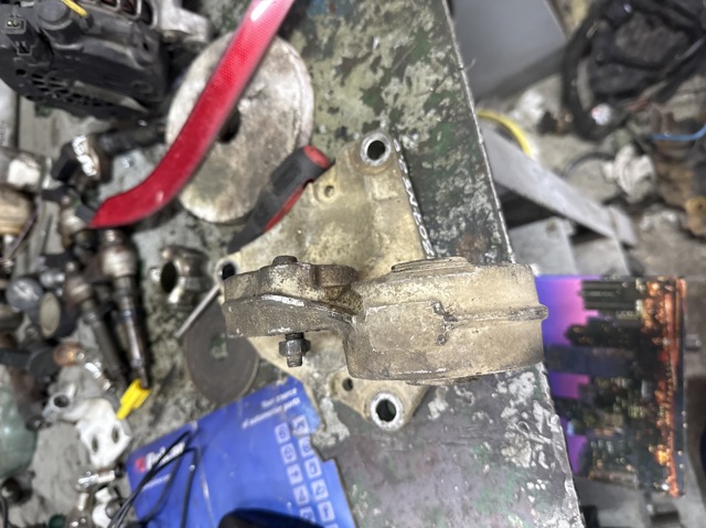 Задняя подушка двигателя 1807N5 PEUGEOT