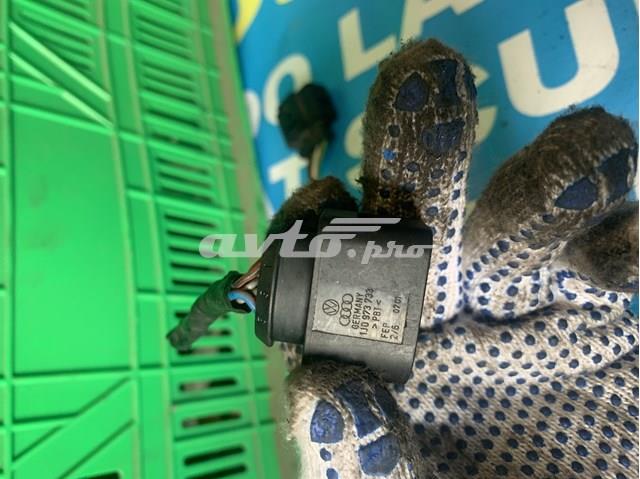 1J0973733 VAG Разъем (фишка) заднего фонаря купить в Винница