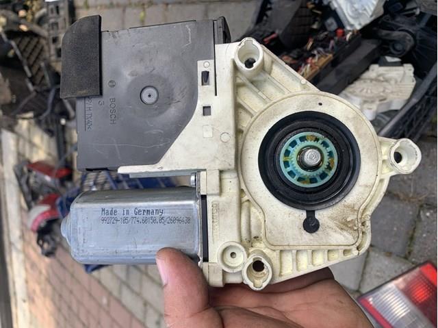 VAG 1K0959701P Мотор стеклоподъемника двери передней левой в наличии Харьков