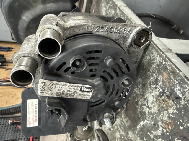 Автомобильный генератор 2549098 VALEO