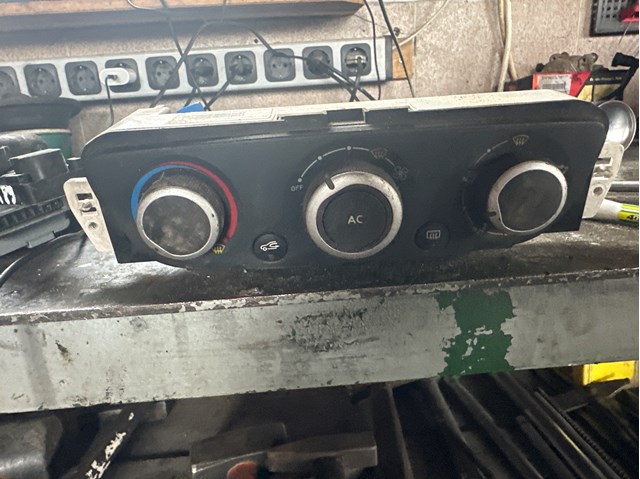 Механизм управления кондиционером 275101203R RENAULT
