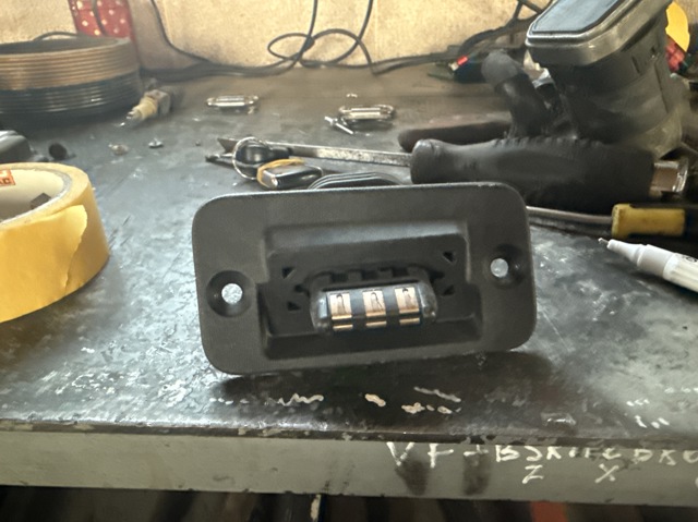 Концевой выключатель 2K5907438 VAG