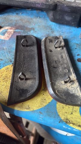 FORD 2N11515B0AA Катафот (отражатель) заднего бампера правый в наличии Ровно