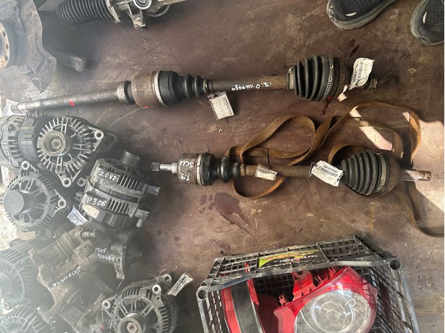 Полуось передняя левая 3272L1 PEUGEOT