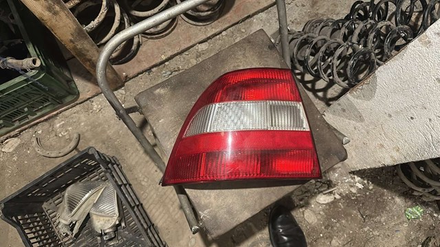 Фонарь задний левый 37370748 OPEL
