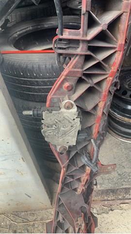 Замок крышки капота 3M5116700 FORD