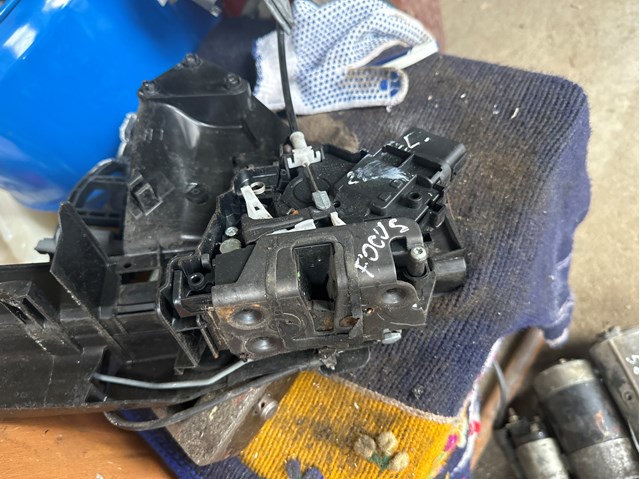 Запор кабины 3M5AR21813ET FORD
