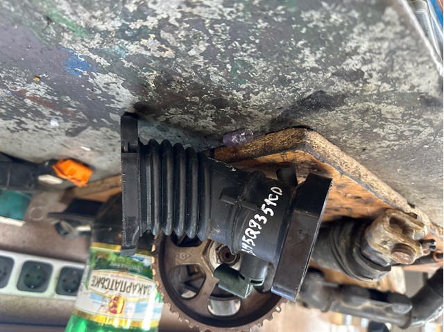Патрубок воздушный, дроссельной заслонки 3M5Q9351CD FORD