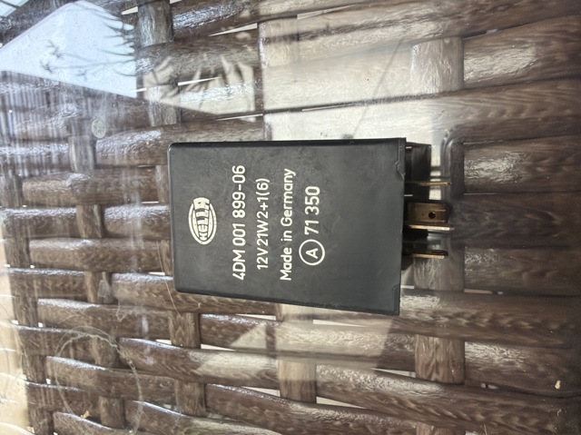 Реле поворотников 431953231 VAG