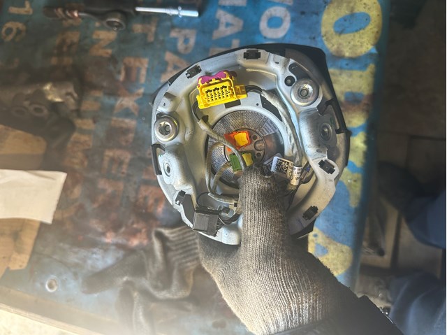4L0880201J VAG Подушка безопасности водителя купить в Днепр