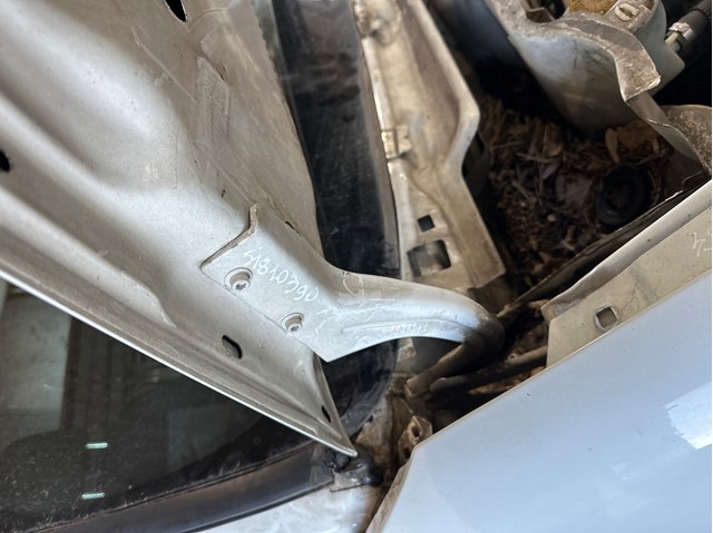 Правая петля капота  51810390 FIAT