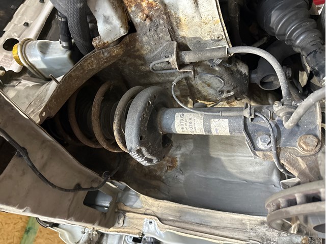 Передний правый амортизатор 51819146 FIAT