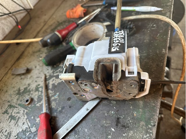 Дверной замок передний правый 51969787 FIAT