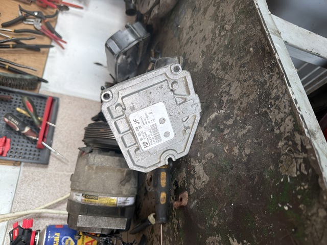ЭБУ двигателем 6235325 GM