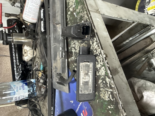 Фонарь освещения номера 6340G3 PEUGEOT