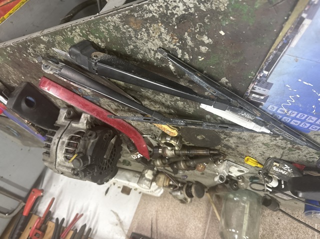 Рычаг-поводок дворника заднего стекла 6429K9 PEUGEOT