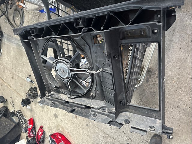 7104EY PEUGEOT Рамка радиатора купить в Днепр