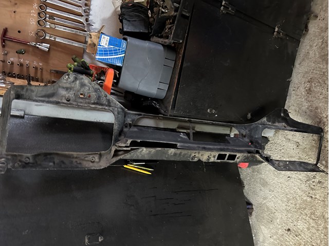 Рамка передней панели 7104G9 PEUGEOT
