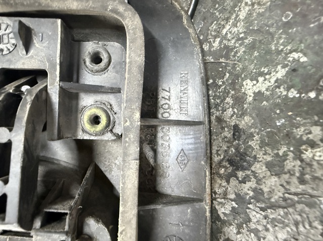 7700303588 RENAULT Ручка двери задней (распашной) левая наружная купить в Львов