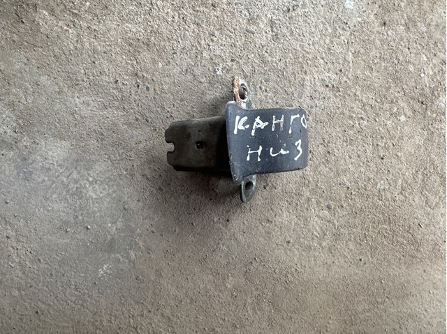 Замок задней правой распашной двери, нижний 8200031626 RENAULT