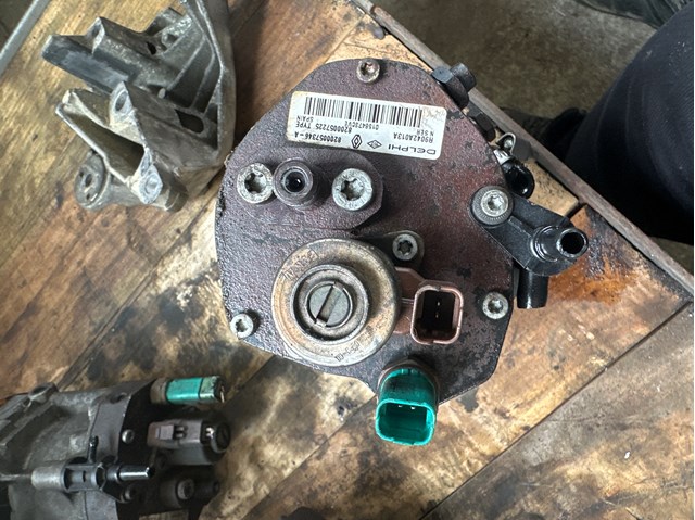 RENAULT 8200057225 ТНВД в наличии Львов