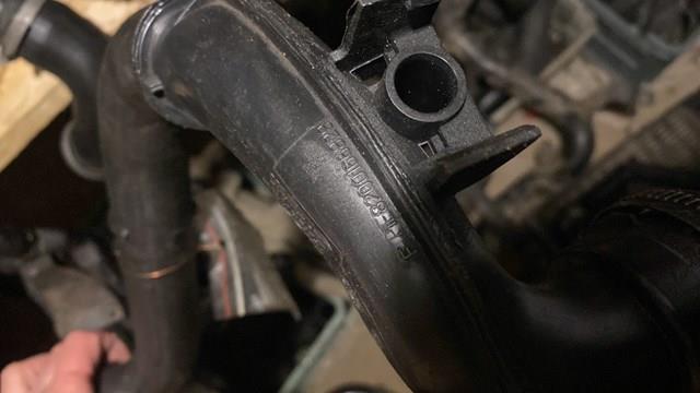 8200166828 RENAULT Шланг (патрубок) интеркуллера купить в Кривой Рог