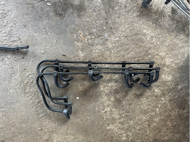 Трубка топливная обратная от форсунок 8200171176 RENAULT