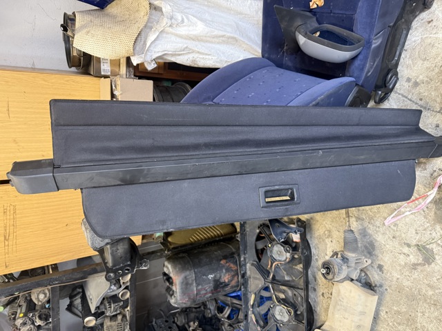 Солнцезащитный экран багажника 8200271177 RENAULT