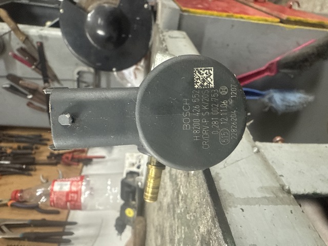 Регулятор давления топлива 8200426552 RENAULT