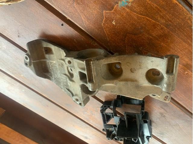 Кронштейн генератора натяжной 8200669494 RENAULT