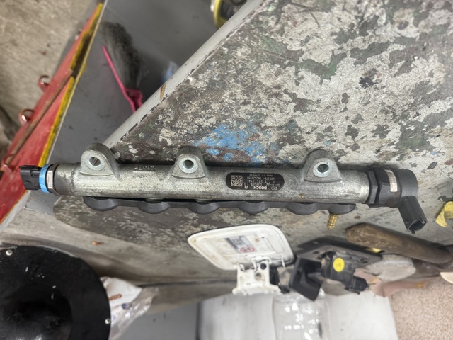 Распределитель топлива (рампа) 8200942719 RENAULT