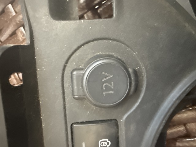 Гнездо-розетка прикуривателя 8227E4 PEUGEOT