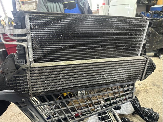 FORD 8V619L440AC Радиатор интеркуллера в наличии Житомир