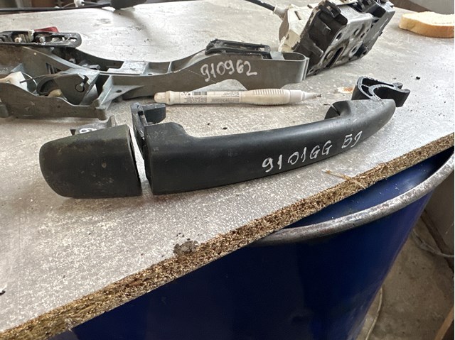 Ручка передней двери наружная, правая 9101GG PEUGEOT