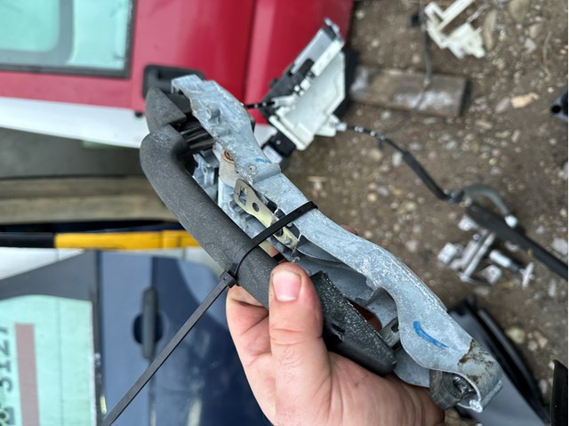 Держатель наружной ручки двери, передней правой 910959 PEUGEOT
