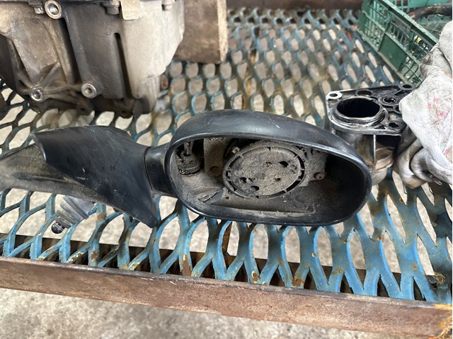 Наружное зеркало правое 96238946 OPEL