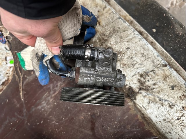 Насос гидроусилителя механизма рулевого управления Ситроен С5 I