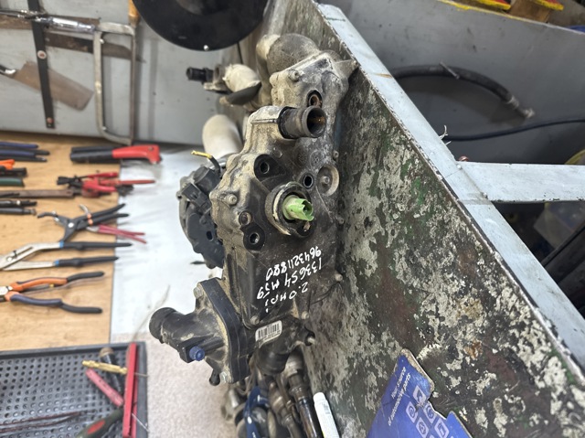 Термостат в сборе 9643211880 PEUGEOT