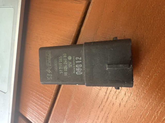 Реле свечей накаливания 9802424080 FIAT
