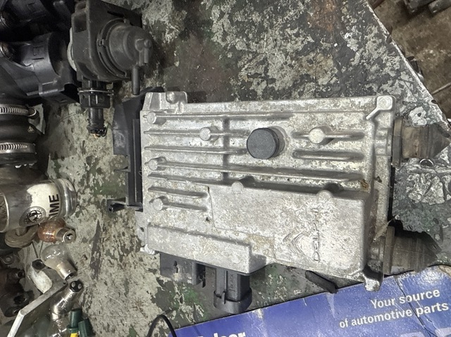 Стабилизатор напряжения 9810858380 PEUGEOT